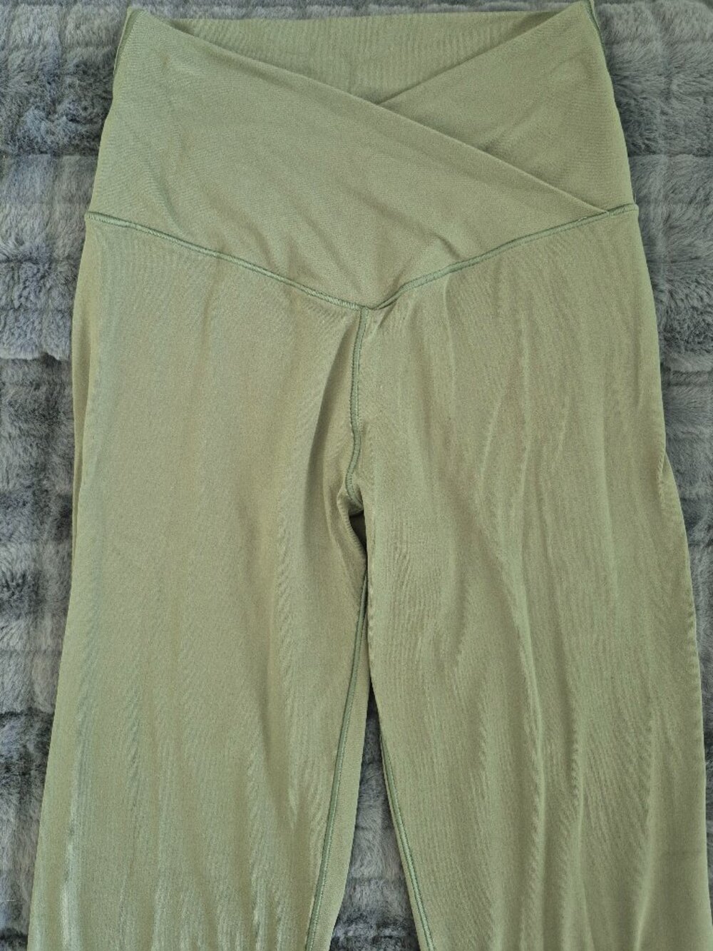 OFFLINE by Aerie Crossover High Rise 7/8 Leggings Women’s Small Olive Green